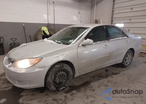 2006 Toyota Camry Le z USA, uszkodzony, nr VIN 4T1BE32K76U671253